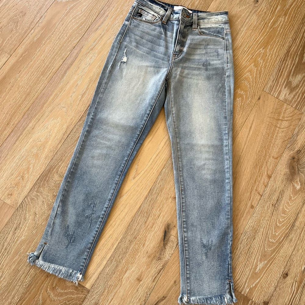 KanCan Women's Distressed light wash distressed skinny Jeans